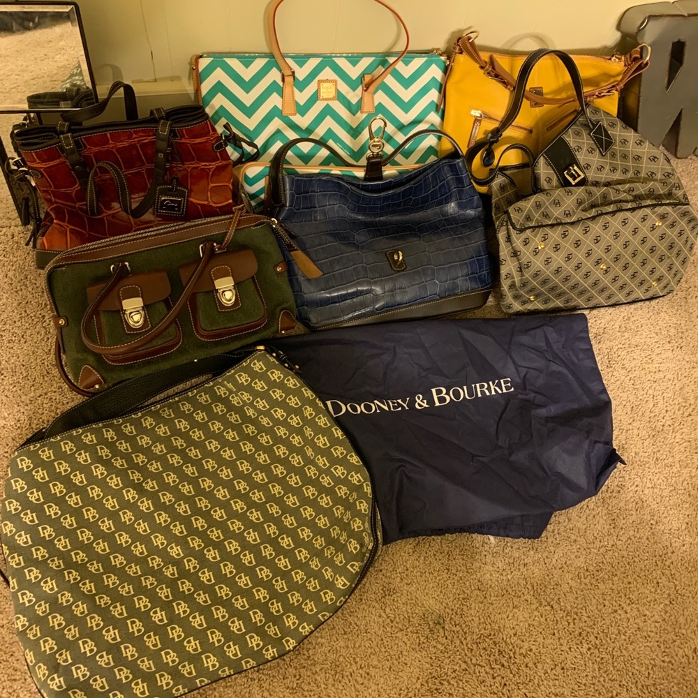 Dooney & Bourke Purses Bags Closet Clear Out Sale - Picture 1 of 4